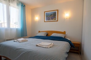 3 bedrooms, iron/ironing board, travel crib, WiFi