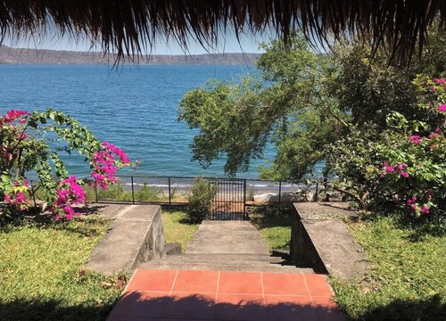 La Giralda - Lakefront - Pool - Relaxation Haven