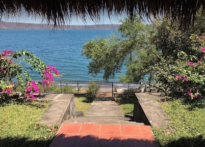 La Giralda - Lakefront - Pool - Relaxation Haven