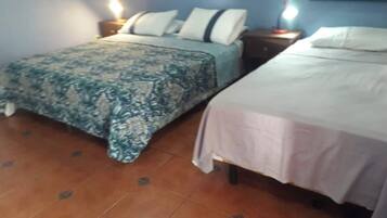 2 室のベッドルーム、セーフティボックス (室内)、WiFi (無料)、ベッドシーツ