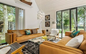 TV connectée, cheminée, baby-foot, table de tennis de table