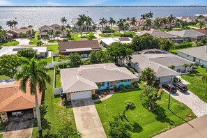 Exterior - Charming 2-bedroom house with WiFi, AC in lovely Cape Coral (Cape Coral)