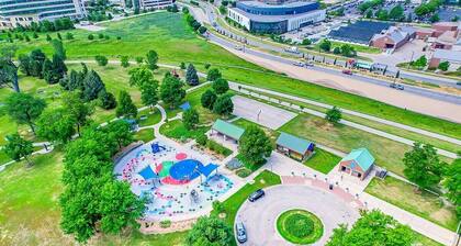 NEW* Close to Downtown | Big Backyard | 4bd 2 b