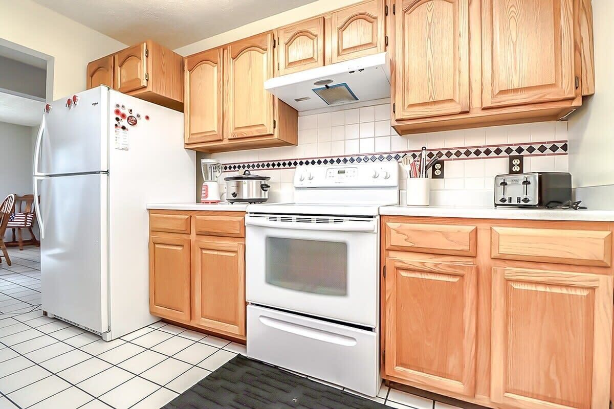 冰箱、微波炉、烤箱、炉灶