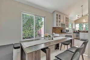 Fridge, microwave, oven, stovetop - Tropical Bliss - Large Pool and Spa, Game Room, 12 min to dwntwn and King Beds! (San Diego)