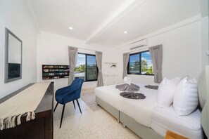 4 quartos, escrivaninha, ferros/tábuas de passar roupa, Wi-Fi