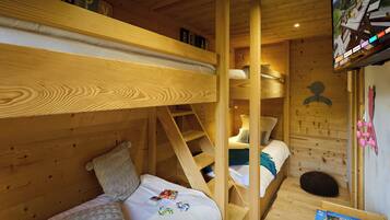 3 sovrum, skrivbord, strykjÀrn/strykbrÀda och wi-fi