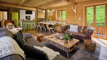 TV, fireplace, stereo