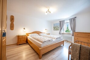 1 bedroom, free WiFi, bed sheets - Apartments Smidl 110D (Ortisei)