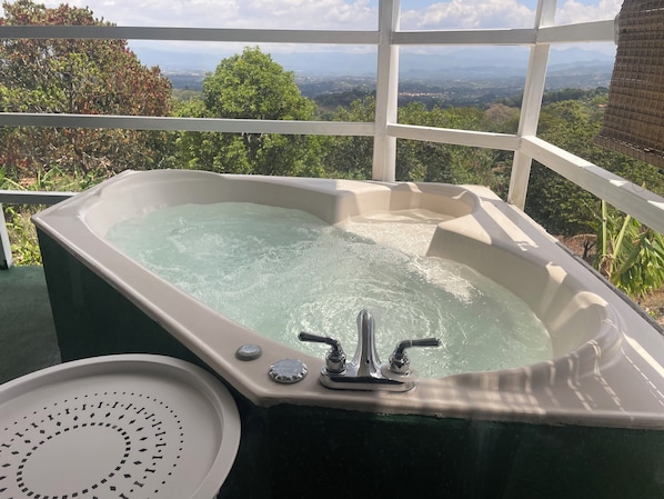 Outdoor spa tub - Cabaña1 Mirador Jacuzzi Amigos Sarchi (Provincia de Alajuela)