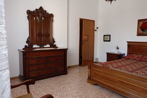 2 bedrooms, bed sheets - SE118 - Senigallia, large three-room apartment with balcony (Senigallia)