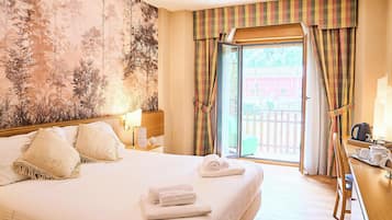 Premium-Doppelzimmer | Zimmersafe, VerdunkelungsvorhĂ€nge, BĂŒgeleisen/BĂŒgelbrett