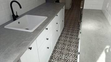 House | Private kitchen | Fridge, microwave, oven, stovetop