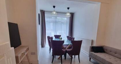 Large 4 Bed Terraced House