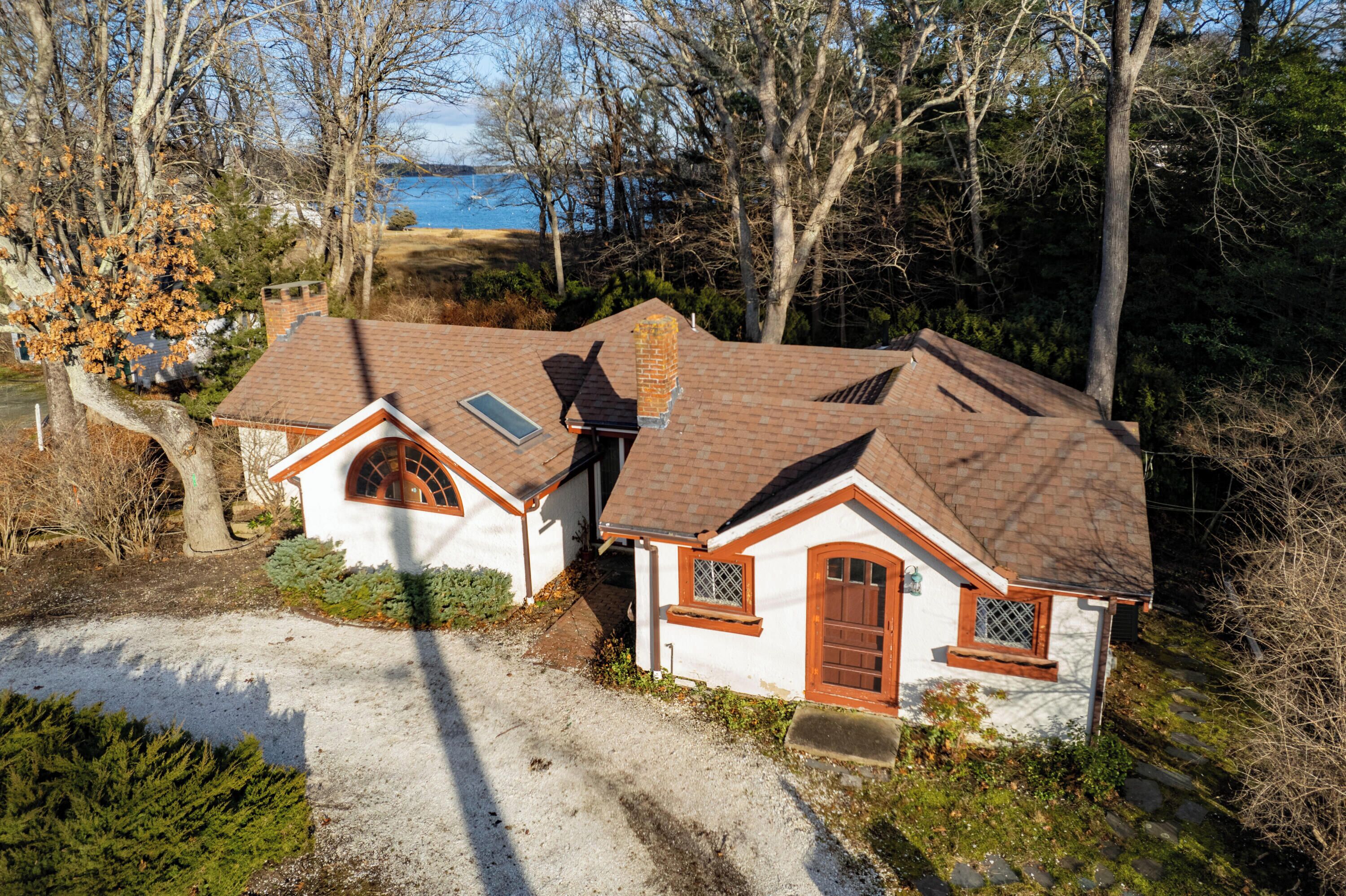 Ocean View Cottage - Pet-Friendly