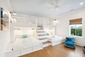 6 Schlafzimmer, BĂŒgeleisen/BĂŒgelbrett, kostenloses WLAN, BettwĂ€sche