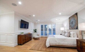 5 Schlafzimmer, Bügeleisen/Bügelbrett, Bettwäsche