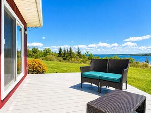 Comfort Double Room | Terrace/patio - Baddeck Inn (Baddeck)