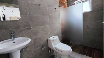 Towels, soap, shampoo, toilet paper