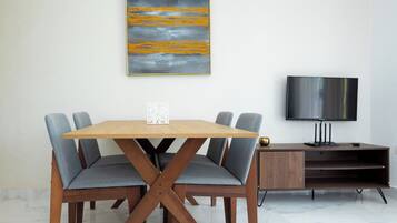 Comfort-Apartment, 1 Schlafzimmer, Stadtblick | Wohnbereich