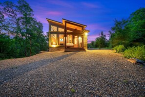 Exterior - Cliffside, Hot Tub, Cornhole, Firepit, Shuffleboard, Pet Friendly (Broken Bow)