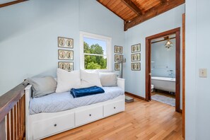 2 Schlafzimmer, Bügeleisen/Bügelbrett, kostenloses WLAN