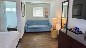 Deluxe Single Room, 1 King Bed with Sofa bed | Individually decorated, individually furnished, bed sheets