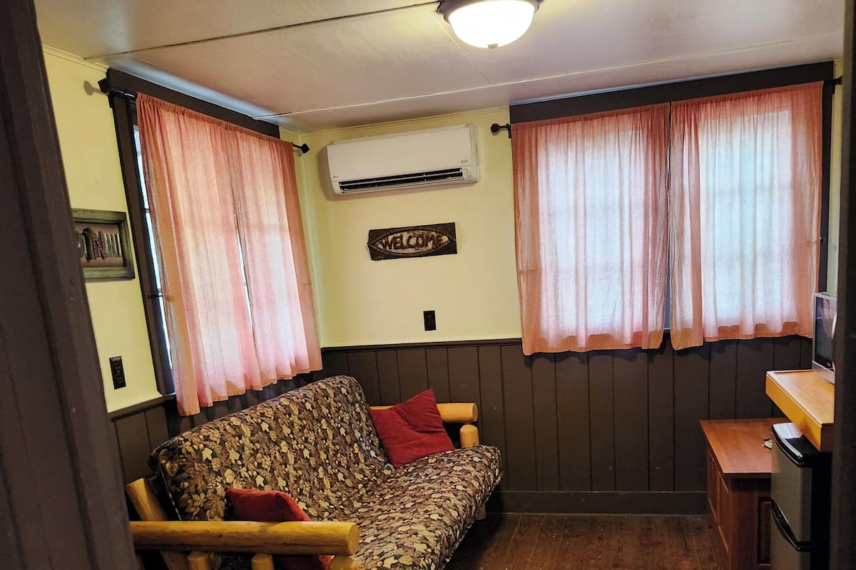 Family Cabin, 1 Bedroom | Living area