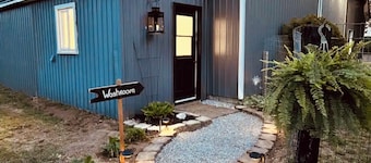 Quiet Cottage Near Turkey Point and Port Dover