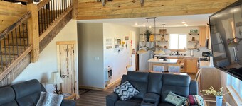 Charming 3-bedroom cabin in wonderful Wild Horse Mesa