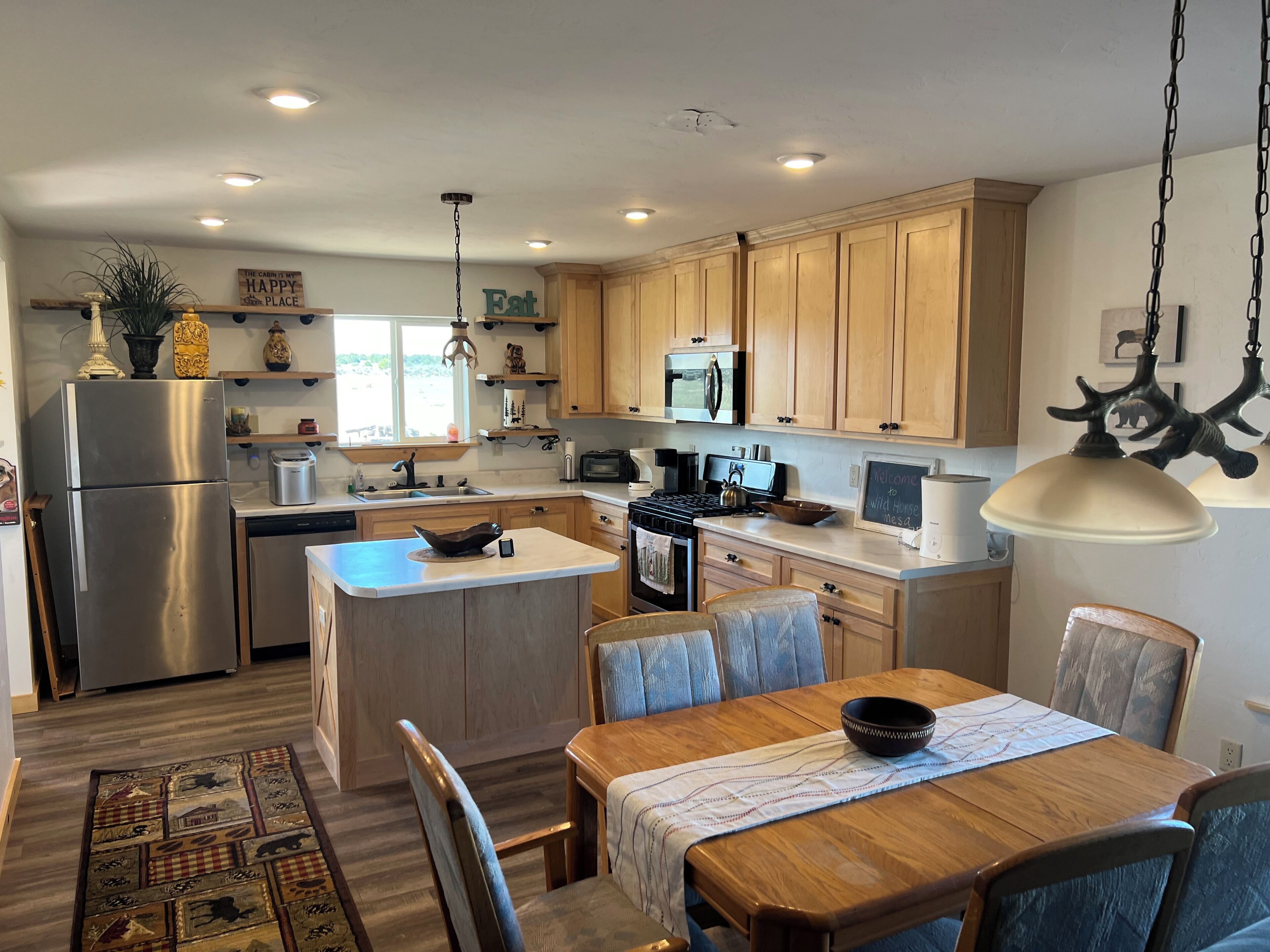 Microondas, horno, parrilla de estufa y lavavajillas 