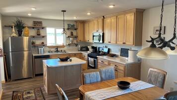 Microwave, oven, stovetop, dishwasher