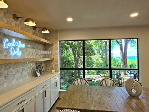 Luxury Lake View Villa Near Eisenhower State Park