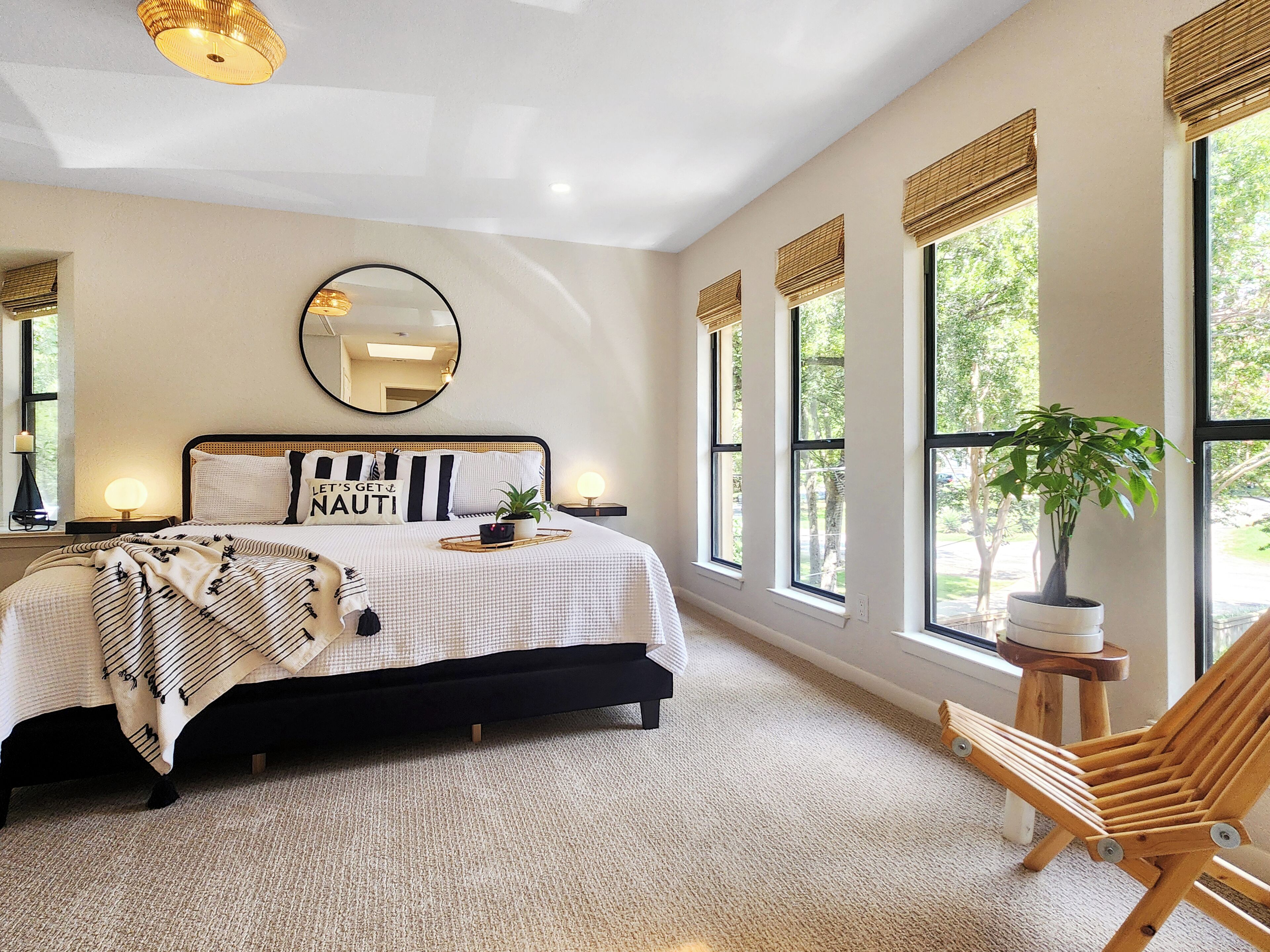 5 habitaciones, escritorio, tabla de planchar con plancha y wifi 