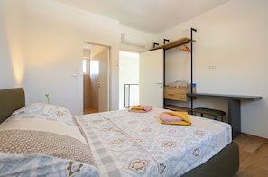 3 bedrooms, Internet