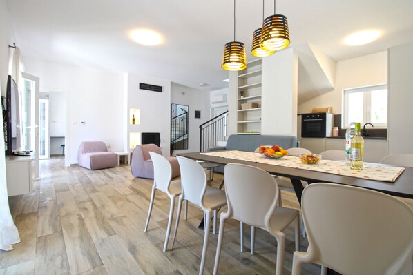 Dining - House 2352/115765 (Istria - Valbandon), 2000m from the beach (Valbandon)