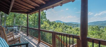 Sterling Retreat | Pet Friendly, Hot Tub & Mountain Views!