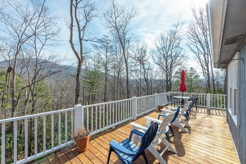 Stone Circle Cottage | Dog-Friendly + 5 Min. to Black Mountain!