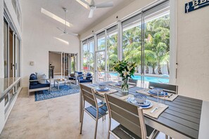 Dining - Walk to beach / Heated Pool / Ample residence / Marlin Key (Fort Lauderdale)