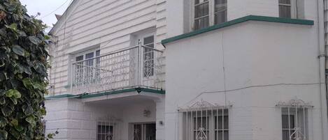 Fachada de la propiedad
