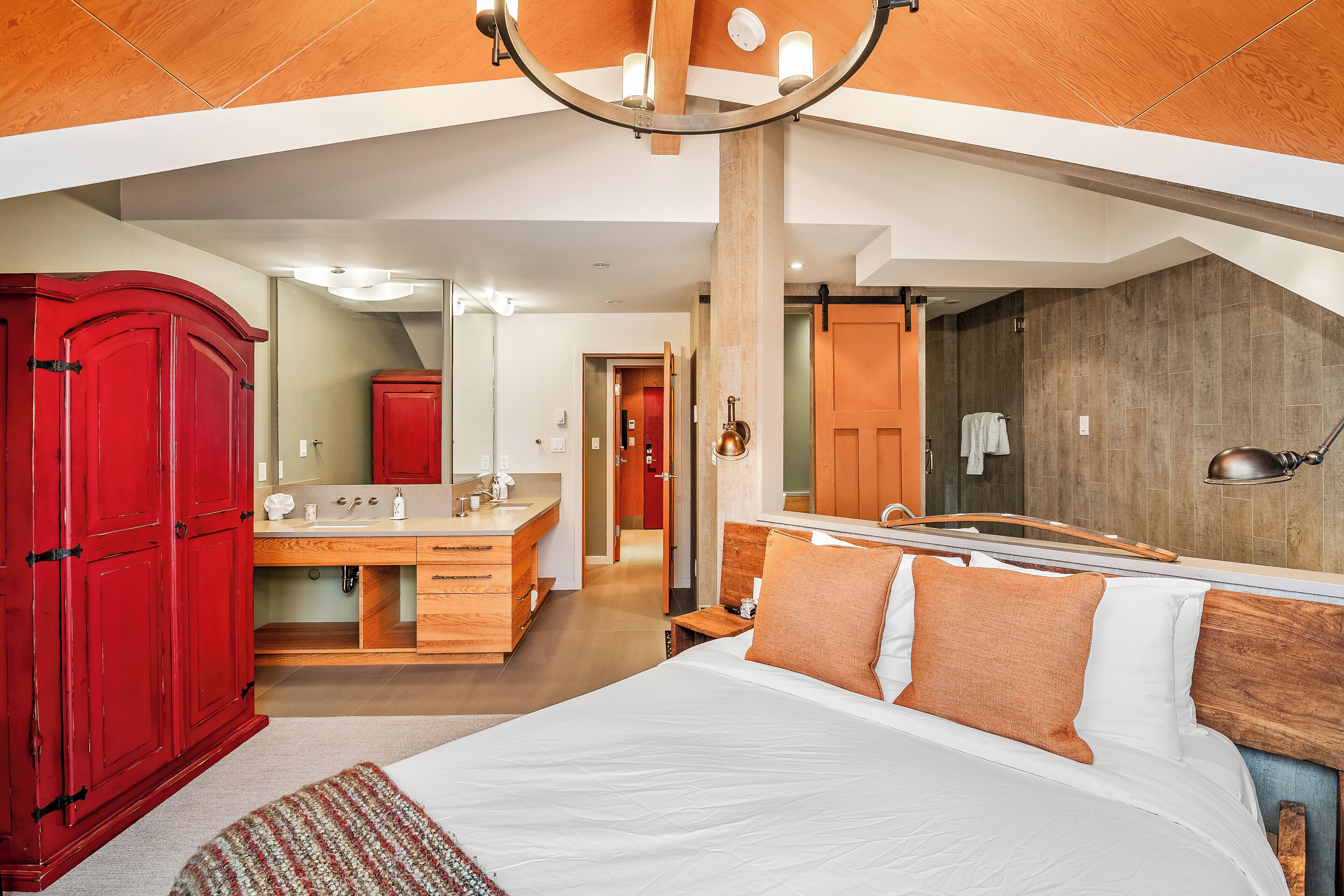 5 bedrooms, free WiFi, bed sheets