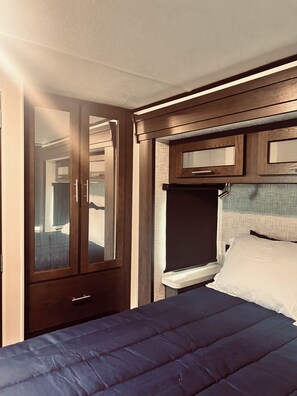 3 Schlafzimmer, Reisekinderbett, kostenloses WLAN, Bettwäsche