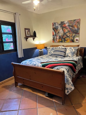 5 chambres, coffre-fort, fer et planche à repasser
