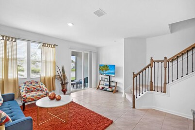 New 3-Bedroom Lakeview Townhouse