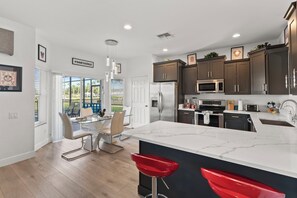 Fridge, microwave, oven, stovetop - 2 Miles To Disney, Lake View Pool Home (Kissimmee)