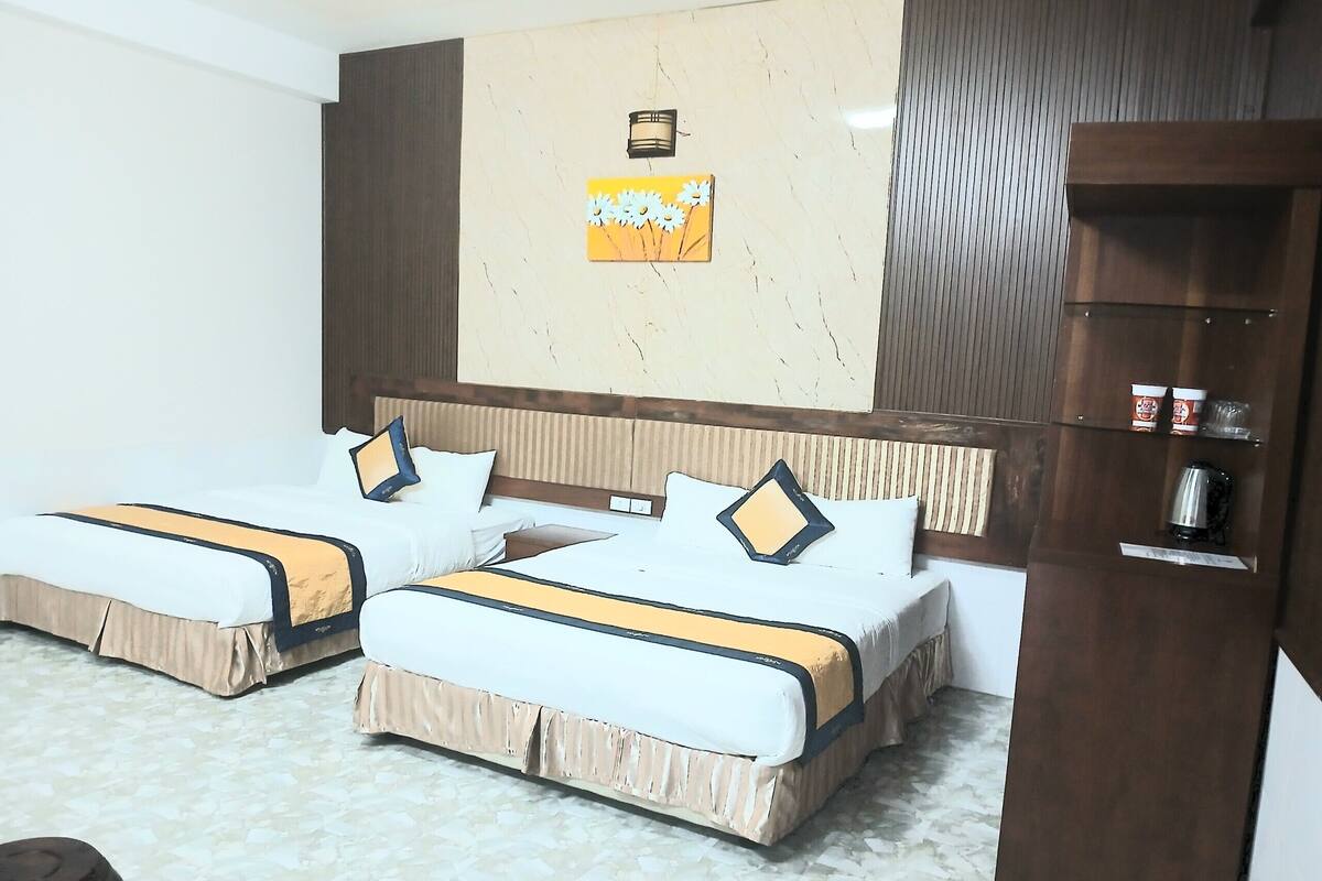 Phòng 4 dành cho gia đình | Minibar, bàn, khu vực làm việc phù hợp cho laptop 