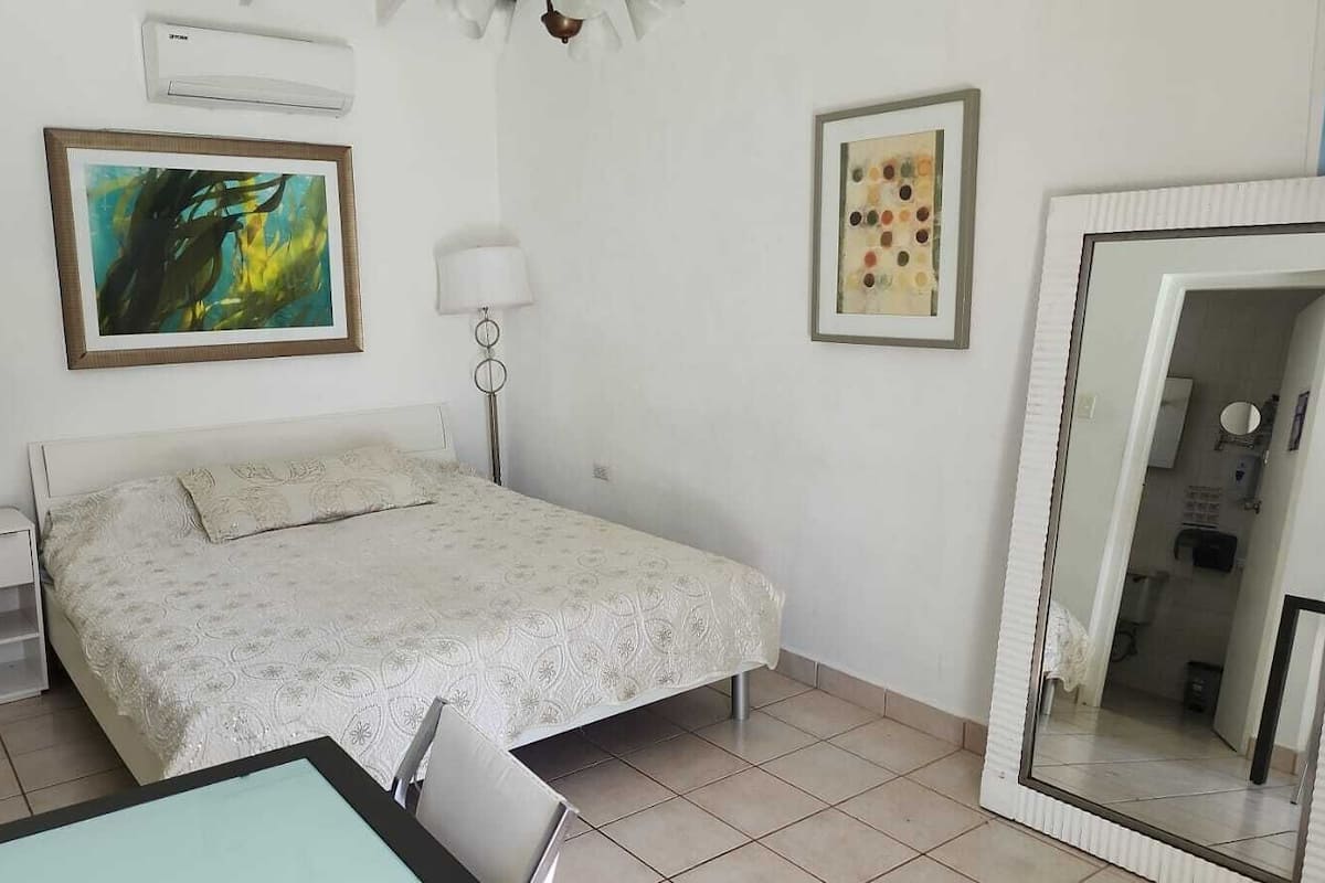 1 bedroom, individually decorated, individually furnished, soundproofing