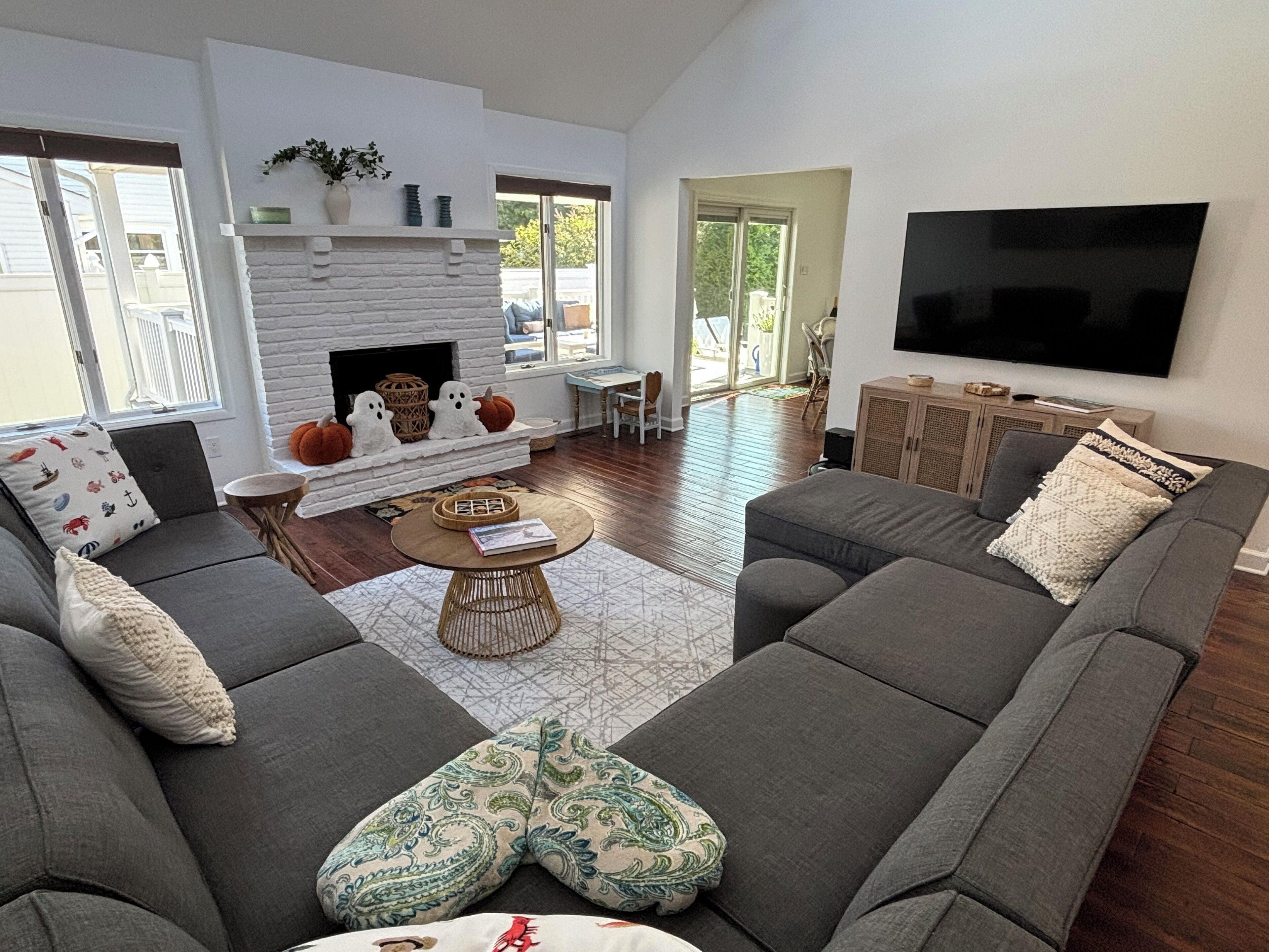 Fall Vibes at Bright and Airy Home!