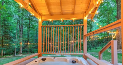 3 Bedroom House in DuPont with Hot-tub, Sauna, and Game Room!