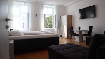 7 Schlafzimmer, Schreibtisch, WLAN, Bettwäsche